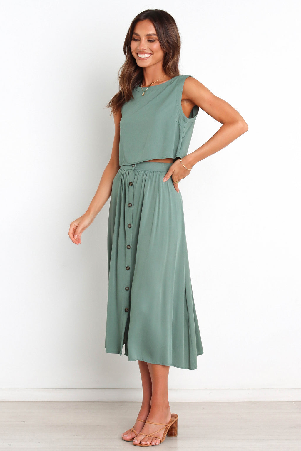 Ava — Lightweight Woven Crop Top | Relaxed Fit | Fresh & Easy Style