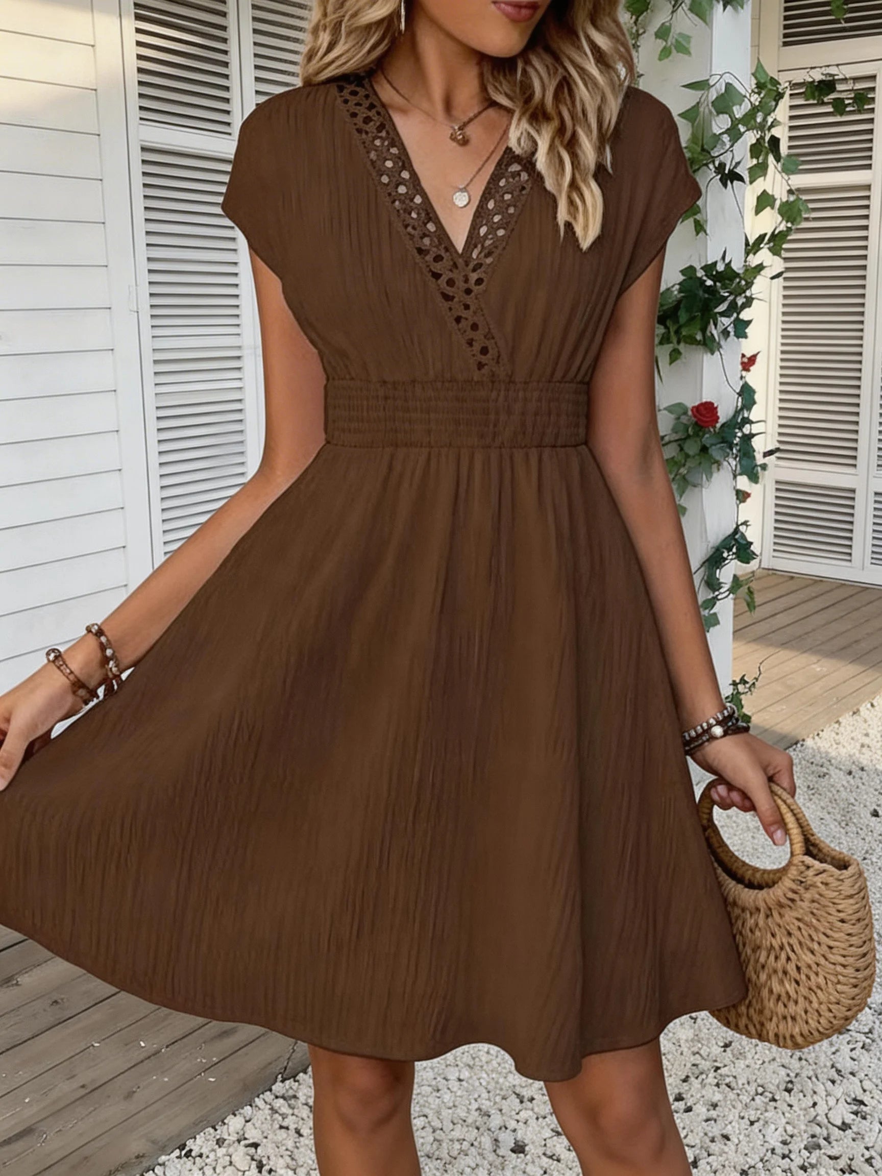 Lace Puff-Sleeve Fitted Dress — Women's | Structured Bodice | Delicate Evening