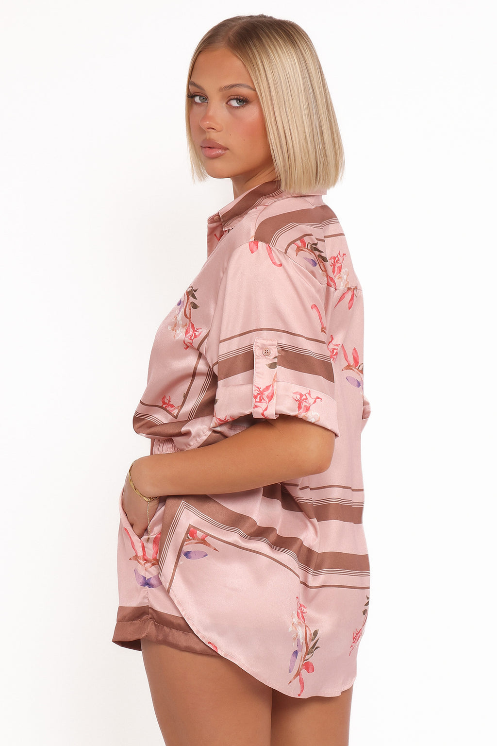 Lara — Oversized Linen Button Shirt | Relaxed Open Collar | Casual Refined